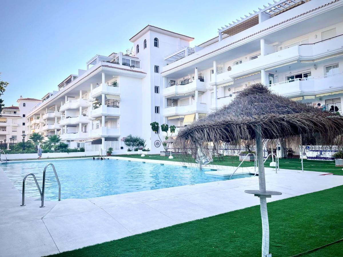 Inspiring Apartment In Carihuela Beach Torremolinos Extérieur photo